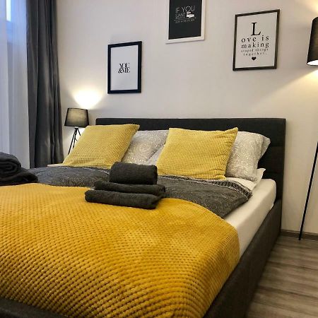 Apartament Szczesliwa 13 - Plac Ratuszowy Jelenia Góra Esterno foto