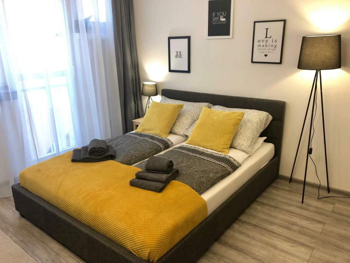 Apartament Szczesliwa 13 - Plac Ratuszowy Jelenia Góra Esterno foto